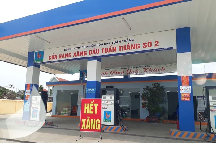 Xăng dầu găm hàng chờ tăng giá, Bộ trưởng Công Thương chỉ đạo khẩn - Ảnh 1.