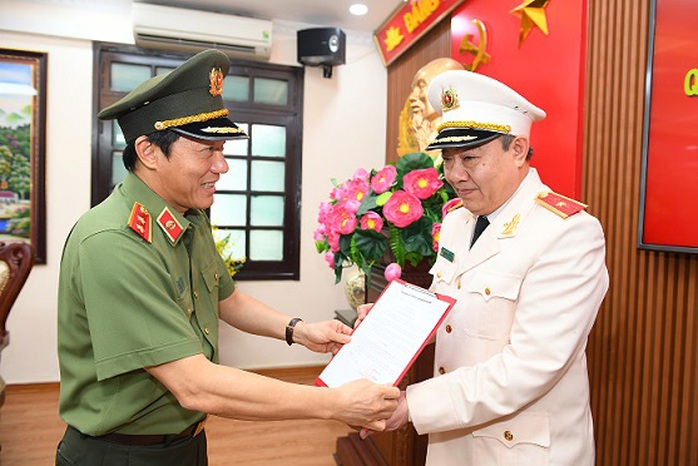 Trung tướng Nguyễn Khắc Khanh thôi giữ chức Cục trưởng Cục An ninh chính trị nội bộ - Ảnh 2.
