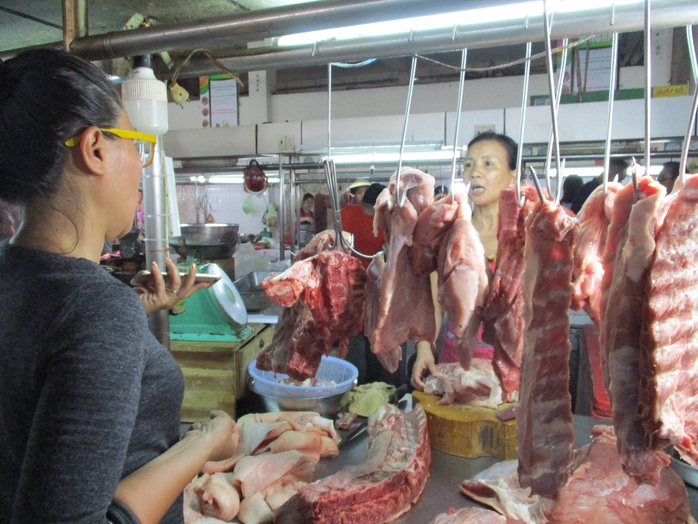 Có thể nhập heo sống giá rẻ từ Lào, Campuchia... để giải cơn khát thịt heo trong nước - Ảnh 1.