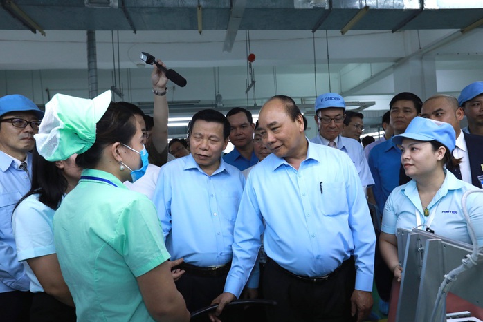 Thủ tướng Nguyễn Xuân Phúc thăm hỏi, động viên công nhân, người lao động tại Bắc Ninh  - Ảnh 2.