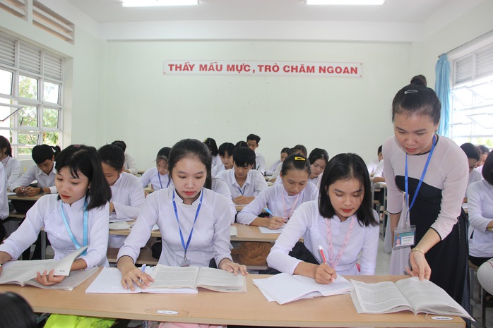CLIP: Cô giáo trẻ ở Cà Mau tiết lộ lý do hát cải lương khi dạy truyện Kiều  - Ảnh 5.