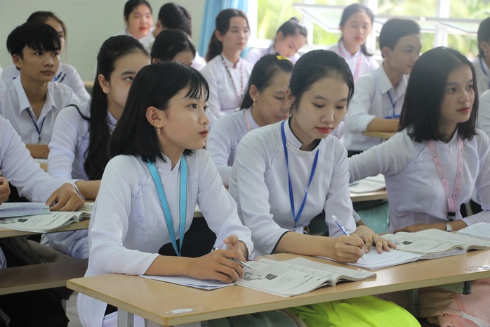 CLIP: Cô giáo trẻ ở Cà Mau tiết lộ lý do hát cải lương khi dạy truyện Kiều  - Ảnh 6.
