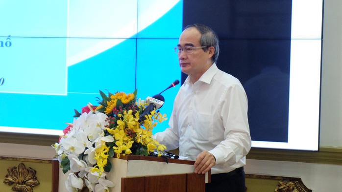 Bí thư Nguyễn Thiện Nhân nêu 10 giải pháp khôi phục kinh tế TP HCM - Ảnh 1.