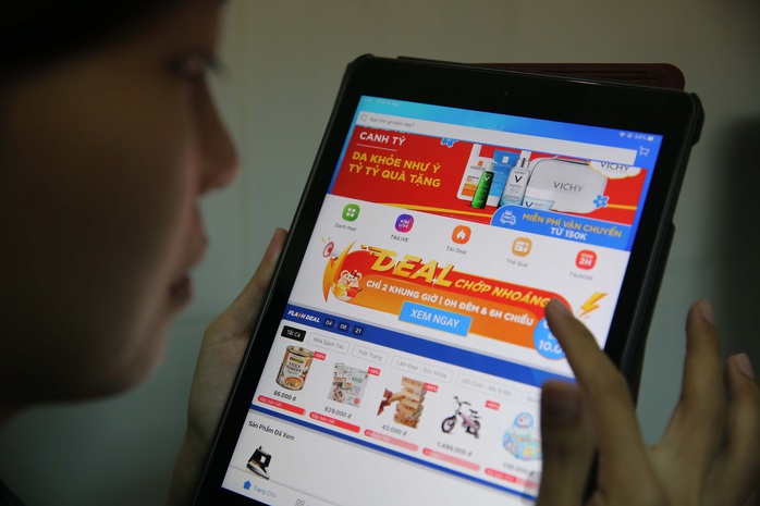 Mua sắm online ở TP HCM đang thay đổi như thế nào? - Ảnh 1. Mua sắm online ở TP HCM đang thay đổi như thế nào? - Ảnh 1.