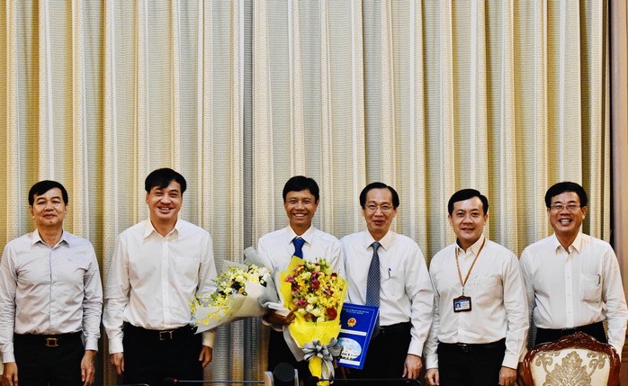 Ông Nguyễn Bá Thành giữ chức Phó Chủ tịch UBND quận Tân Bình - TP HCM - Ảnh 2.