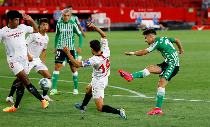Ronaldo Argentina lập công, Sevilla thắng tưng bừng ngày La Liga trở lại - Ảnh 1.