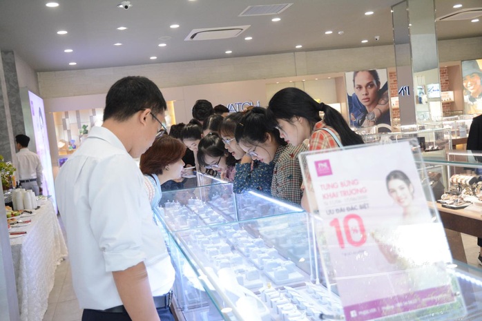 PNJ đồng loạt khai trương 9 cửa hàng mới trong 1 ngày - Ảnh 2. PNJ đồng loạt khai trương 9 cửa hàng mới trong 1 ngày - Ảnh 2.