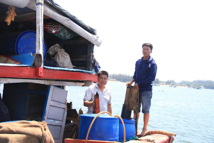 Phản đối hành động vô nhân đạo của lực lượng hải cảnh Trung Quốc với ngư dân VN - Ảnh 1.