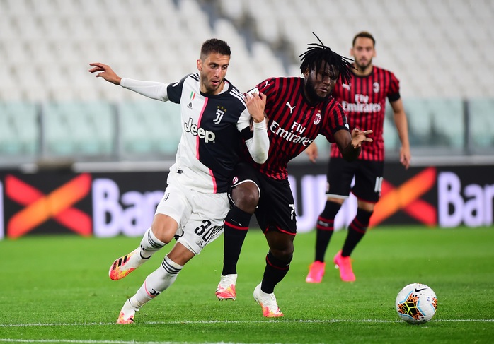 Ronaldo hỏng phạt đền, Juventus phá kỷ lục dự chung kết Coppa Italia - Ảnh 3.