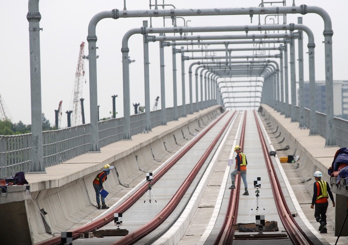 Cận cảnh ga trên cao tuyến metro Bến Thành - Suối Tiên sắp hoàn thiện - Ảnh 2.