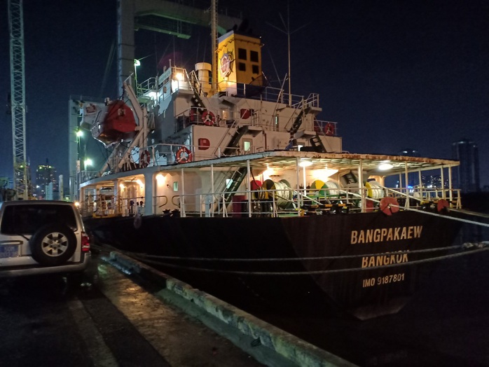 CLIP: Giải cứu tàu chở hàng nước ngoài bốc cháy - Ảnh 2.