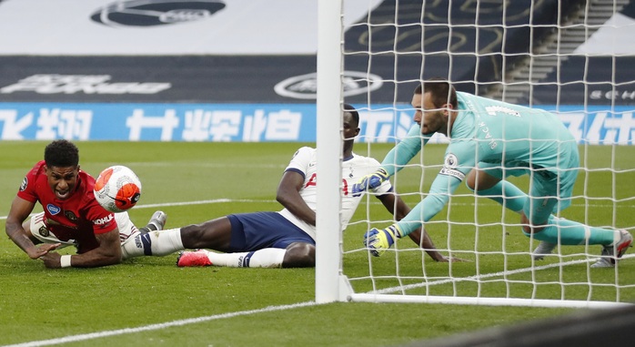 Tottenham hòa nghẹt thở Man United, Pogba tạo dấu ấn ngày trở lại - Ảnh 2.