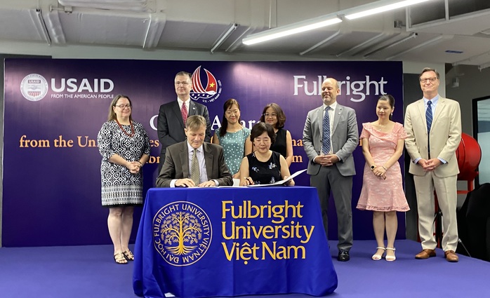 Cơ quan Phát triển Quốc tế Hoa Kỳ trao tài trợ 4,65 triệu đô cho ĐH Fulbright Việt Nam - Ảnh 1.