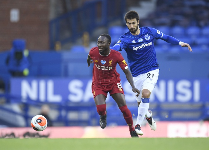 Rực lửa derby, Everton suýt gieo sầu cho Liverpool - Ảnh 1.