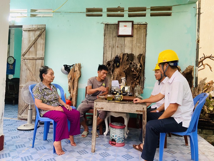 Vụ tính nhầm tiền điện lên gần 90 triệu: Đình chỉ một trưởng phòng kinh doanh điện lực - Ảnh 1.