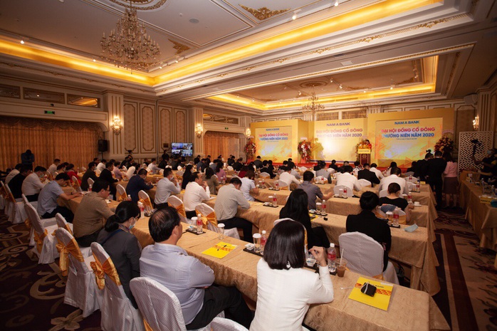 Làn sóng ngân hàng “đua” nhau lên sàn chứng khoán TP HCM - Ảnh 1. Làn sóng ngân hàng “đua” nhau lên sàn chứng khoán TP HCM - Ảnh 1.