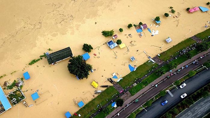 Trung Quốc: Lũ lụt lan rộng 26 tỉnh, đập Tam Hiệp gặp thử thách lớn nhất 17 năm - Ảnh 1.
