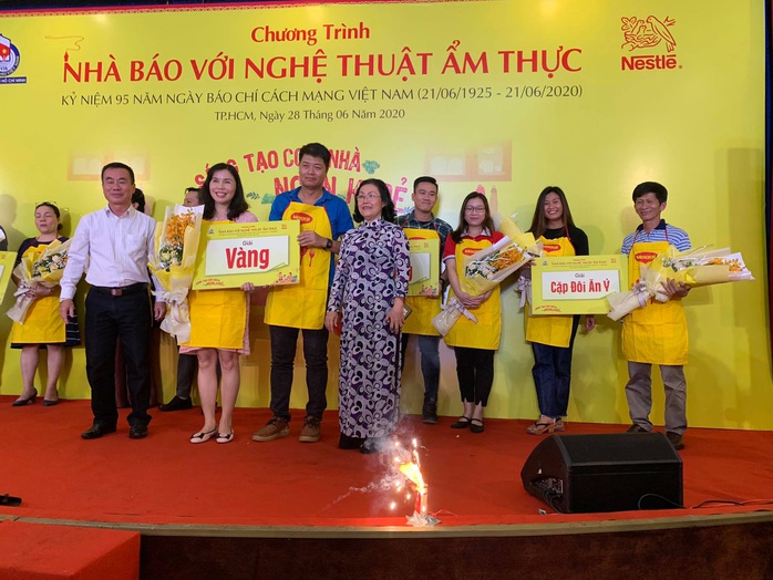 Vui nhộn hội thi nhà báo với nghệ thuật ẩm thực - Ảnh 5.