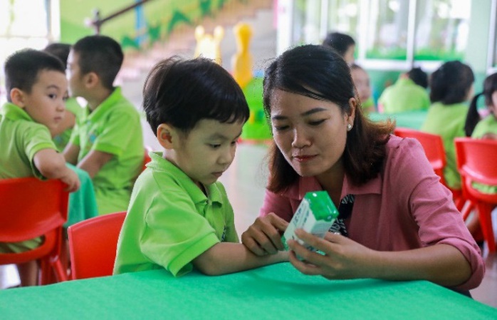 Vinamilk mang niềm vui uống sữa đến với trẻ em Hà Nội thông qua Quỹ sữa Vươn cao Việt Nam  - Ảnh 15.