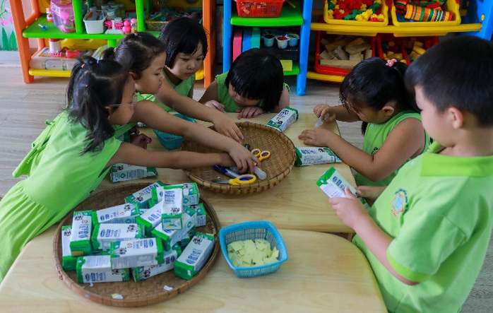 Vinamilk mang niềm vui uống sữa đến với trẻ em Hà Nội thông qua Quỹ sữa Vươn cao Việt Nam  - Ảnh 21.