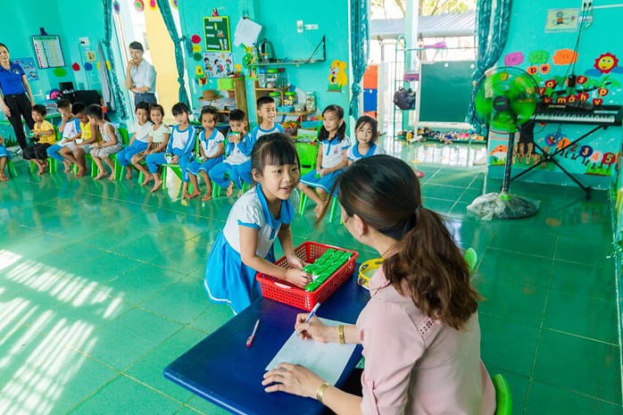 Vinamilk mang niềm vui uống sữa đến với trẻ em Hà Nội thông qua Quỹ sữa Vươn cao Việt Nam  - Ảnh 26.