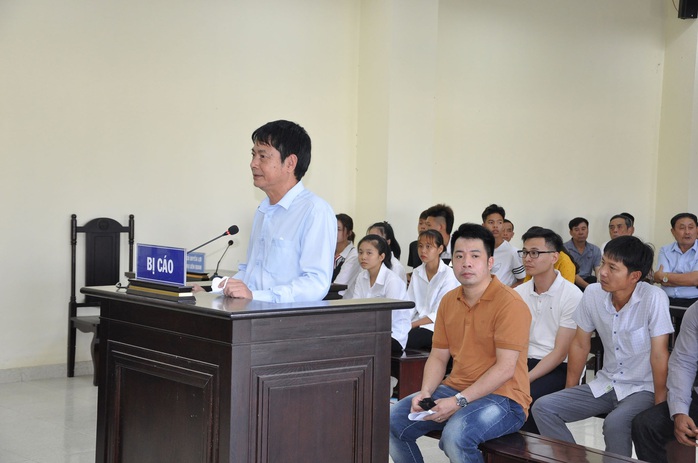 Cựu Phó giám đốc Sở VH-TT-DL Thanh Hóa bị phạt 15 tháng tù, bồi thường 585 triệu đồng - Ảnh 1.