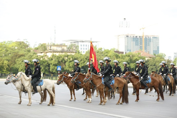 Thủ tướng và Chủ tịch Quốc hội dự Lễ ra mắt Đoàn Cảnh sát cơ động Kỵ binh - Ảnh 12.