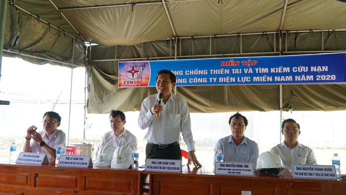 EVNSPC diễn tập phòng chống thiên tai và tìm kiếm cứu nạn - Ảnh 2. EVNSPC diễn tập phòng chống thiên tai và tìm kiếm cứu nạn - Ảnh 2.