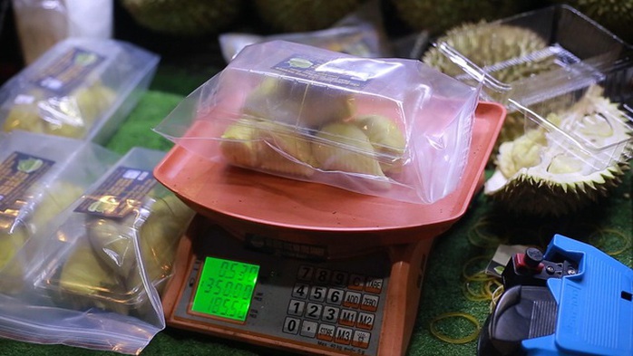 Đi xe hơi bán trái sầu, chàng trai kiếm gần tỉ bạc mỗi năm - Ảnh 9. Đi xe hơi bán trái sầu, chàng trai kiếm gần tỉ bạc mỗi năm - Ảnh 9.
