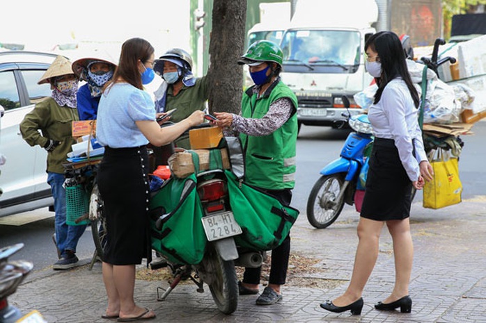 Cải tiến công nghệ, nhiều sàn TMĐT trúng đậm - Ảnh 1.