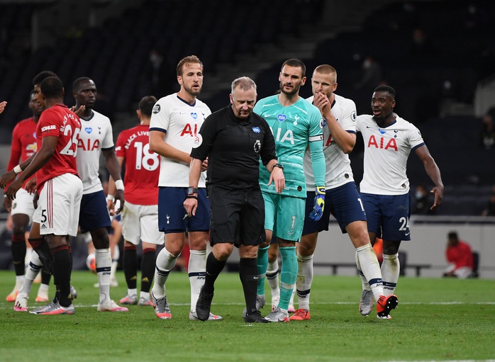 Jose Mourinho chọc ngoáy Man United, chê đội bóng cũ ăn may - Ảnh 4.