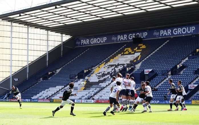 Wayne Rooney gây sốc bằng siêu phẩm, Derby County chờ suất thăng hạng - Ảnh 4.