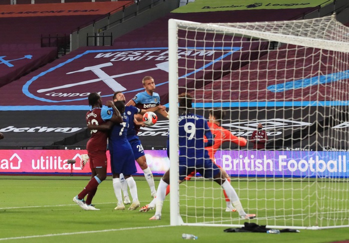 Chelsea thua sốc West Ham, đối mặt ác mộng văng Top 4 - Ảnh 4.