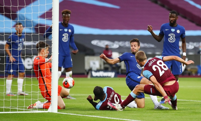 Chelsea thua sốc West Ham, đối mặt ác mộng văng Top 4 - Ảnh 2.