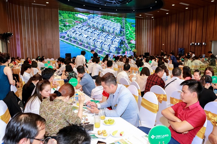 Khách hàng mãn nhãn với căn hộ mẫu Imperia Smart City - Ảnh 1. Khách hàng mãn nhãn với căn hộ mẫu Imperia Smart City - Ảnh 1.