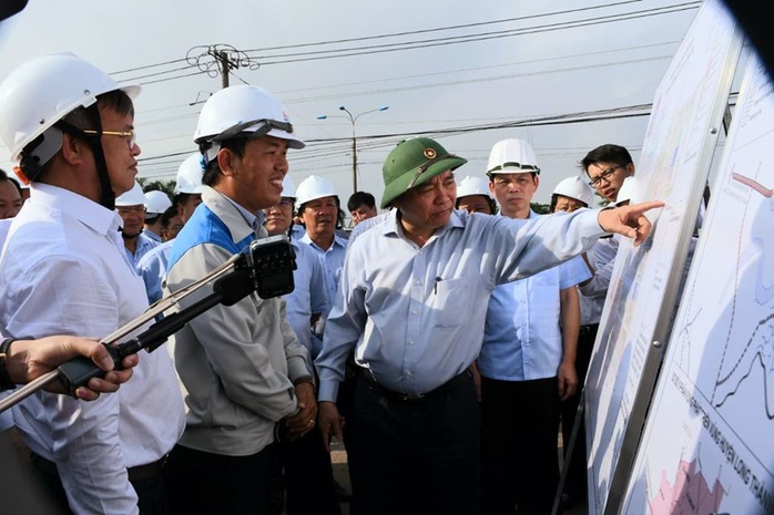 Thủ tướng Nguyễn Xuân Phúc kiểm tra thực địa dự án sân bay Long Thành - Ảnh 1.