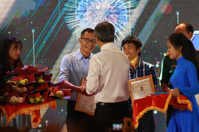 Báo Người Lao Động đoạt giải Nhất Giải Báo chí Huỳnh Thúc Kháng - Ảnh 1.