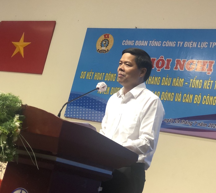 EVNHCMC phát động ủng hộ Chương trình Một triệu lá cờ Tổ quốc cùng ngư dân bám biển của Báo Người Lao Động - Ảnh 1.