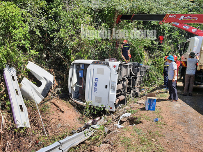Vụ tai nạn thảm khốc ở Quảng Bình: Thêm 2 nạn nhân tử vong, nâng số người chết lên 15 - Ảnh 2.