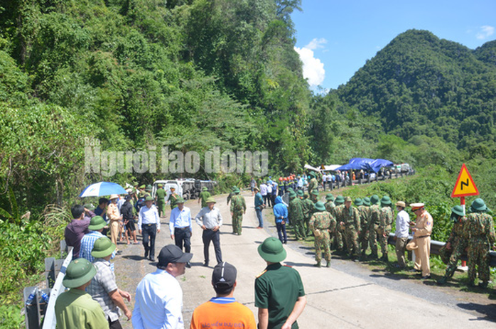 Cận cảnh vụ tai nạn thảm khốc ở khu vực VQG Phong Nha – Kẻ Bàng (Quảng Bình) khiến ít nhất 13 người tử vong - Ảnh 2.