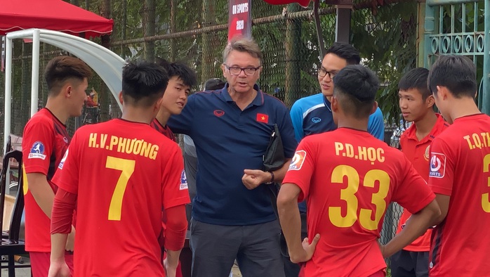 Phù thủy trắng Philippe Troussier chọn 4 cầu thủ trẻ HAGL đang cho CAND mượn lên U19 Việt Nam - Ảnh 3.