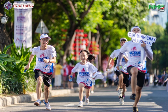 Gia đình chạy vì tương lai - Ảnh 1.