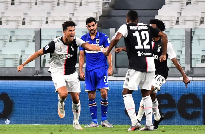 Ronaldo hỏng penalty, Juventus vô địch mùa thứ 9 liên tiếp - Ảnh 2.