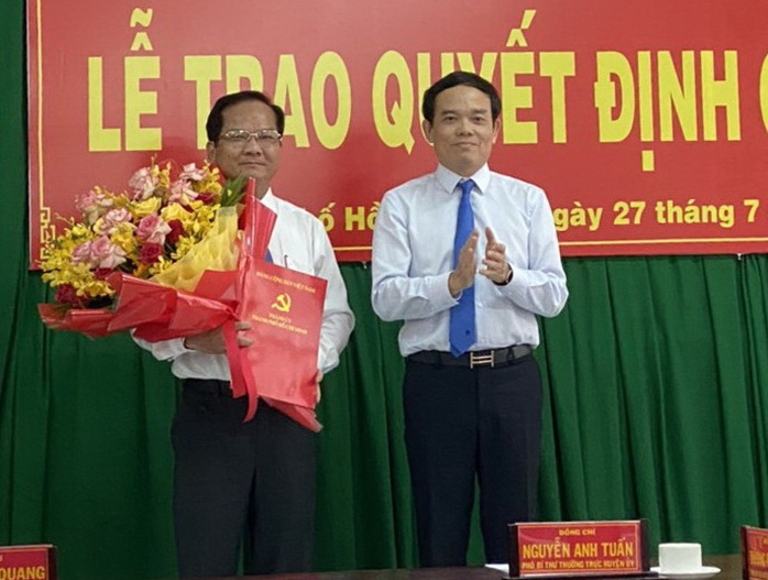 Lãnh đạo Tổng Công ty Cấp nước Sài Gòn làm Bí thư Huyện ủy Hóc Môn - Ảnh 1.