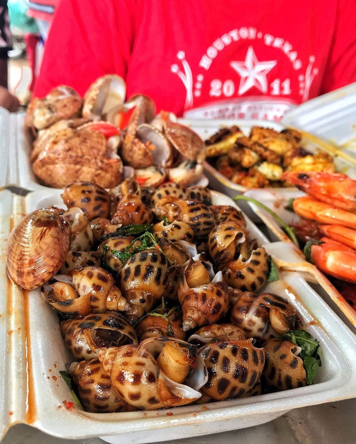 Chợ Hàng Dương và những thiên đường hải sản tươi ngon ở TP HCM - Ảnh 3.