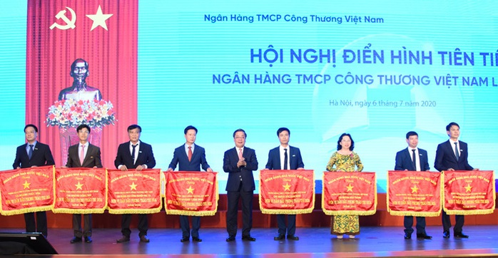 VietinBank tôn vinh các điển hình tiên tiến lần V - Ảnh 4.