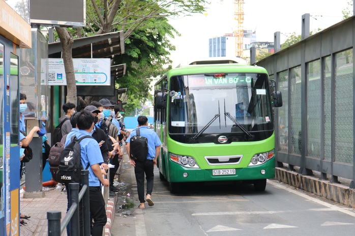 Giải bài toán xe buýt bằng đấu thầu - Ảnh 1.