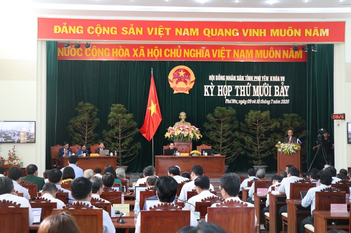 Chủ tịch HĐND tỉnh Phú Yên Huỳnh Tấn Việt xin thôi chức, vắng mặt kỳ họp HĐND - Ảnh 1.