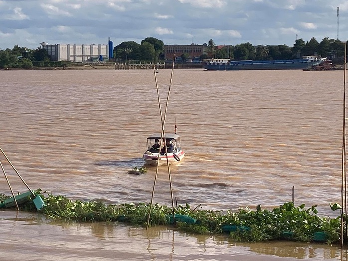 Phát hiện thi thể đàn ông trên sông Đồng Nai - Ảnh 1.