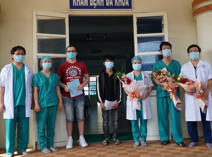 Đà Nẵng- Quảng Ngãi: Thêm 3 bệnh nhân Covid-19 xuất viện - Ảnh 1.
